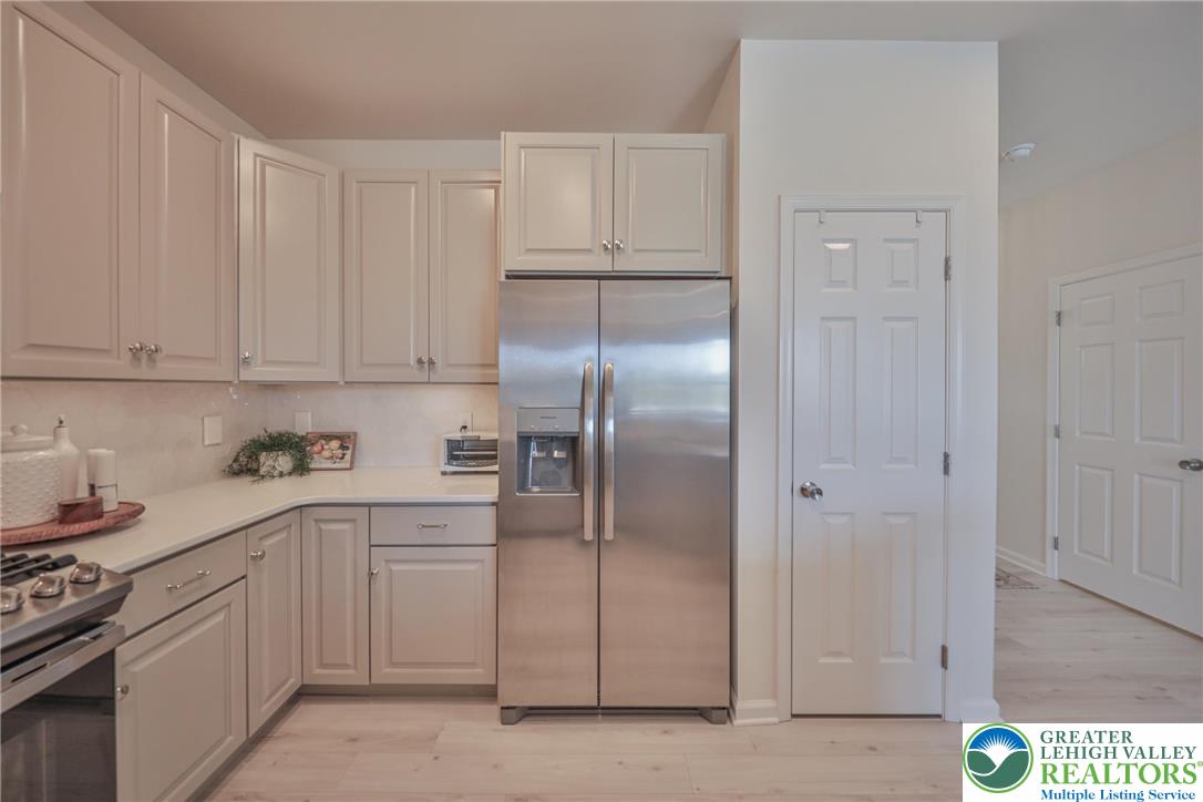 Allentown City, Pennsylvania 18104, United States, 3 Bedrooms Bedrooms, ,3 BathroomsBathrooms,Residential,Active,225342