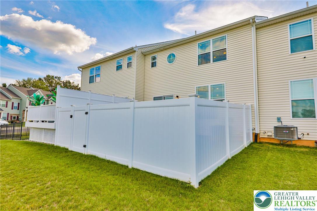 Allentown City, Pennsylvania 18104, United States, 3 Bedrooms Bedrooms, ,3 BathroomsBathrooms,Residential,Active,225342