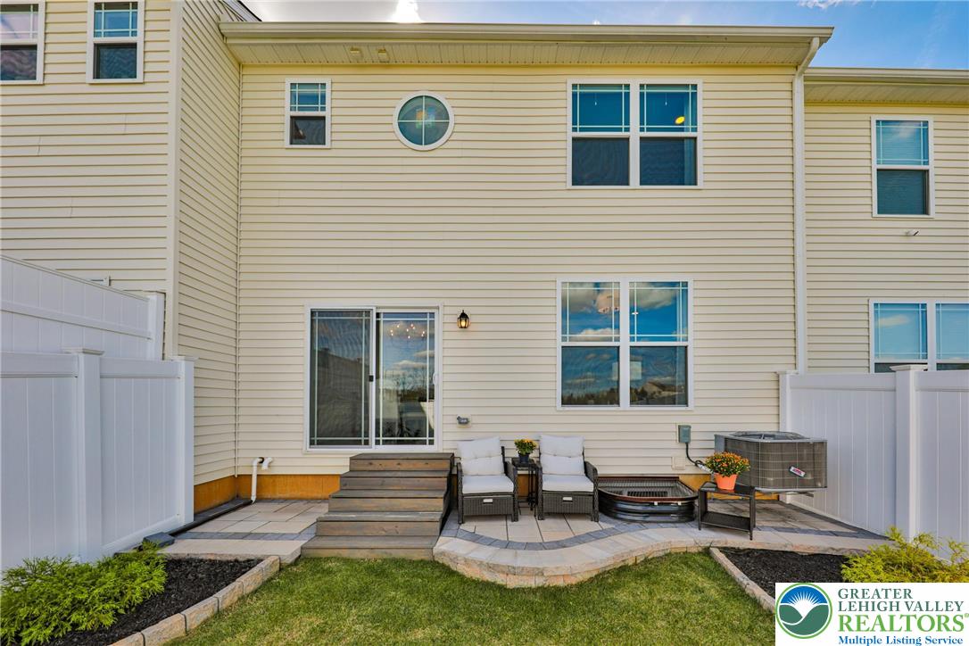 Allentown City, Pennsylvania 18104, United States, 3 Bedrooms Bedrooms, ,3 BathroomsBathrooms,Residential,Active,225342