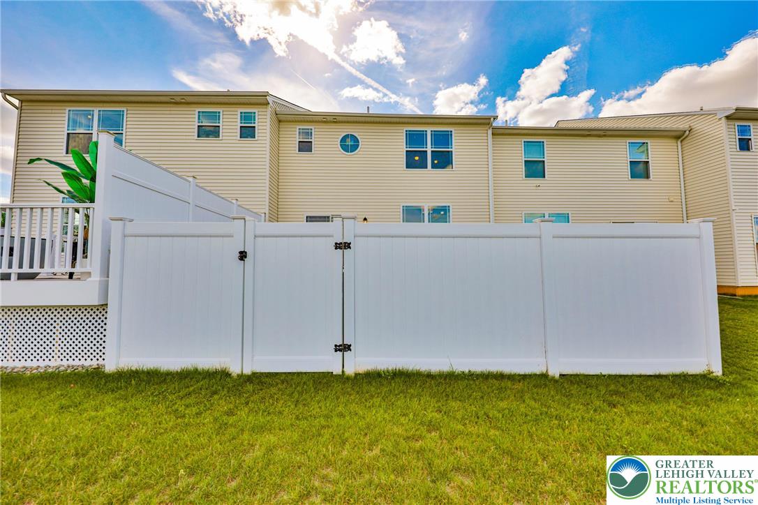 Allentown City, Pennsylvania 18104, United States, 3 Bedrooms Bedrooms, ,3 BathroomsBathrooms,Residential,Active,225342