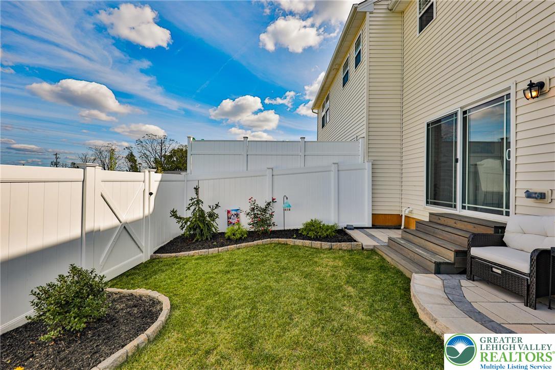 Allentown City, Pennsylvania 18104, United States, 3 Bedrooms Bedrooms, ,3 BathroomsBathrooms,Residential,Active,225342