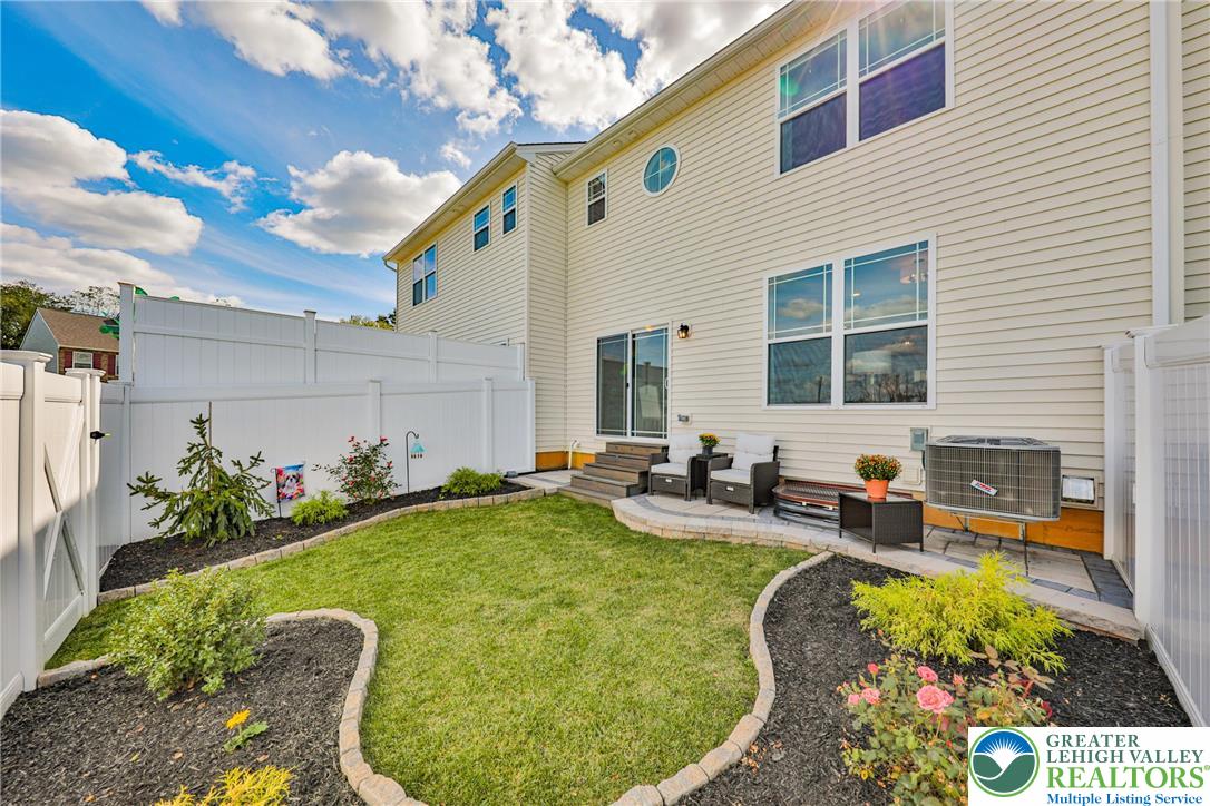 Allentown City, Pennsylvania 18104, United States, 3 Bedrooms Bedrooms, ,3 BathroomsBathrooms,Residential,Active,225342