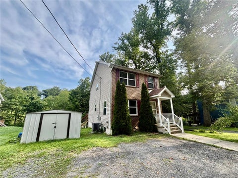 Homes For Rent - 114 Frog Hollow Lane<br/> Hamilton Twp, PA 18353