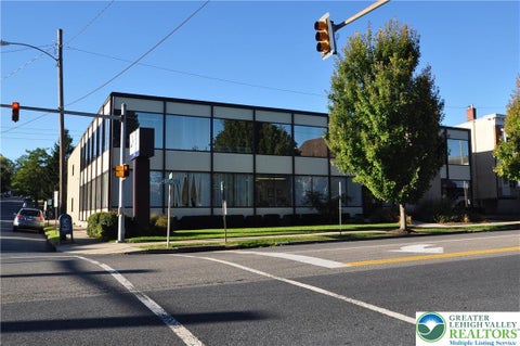 Photo for 701 W Broad Street 217