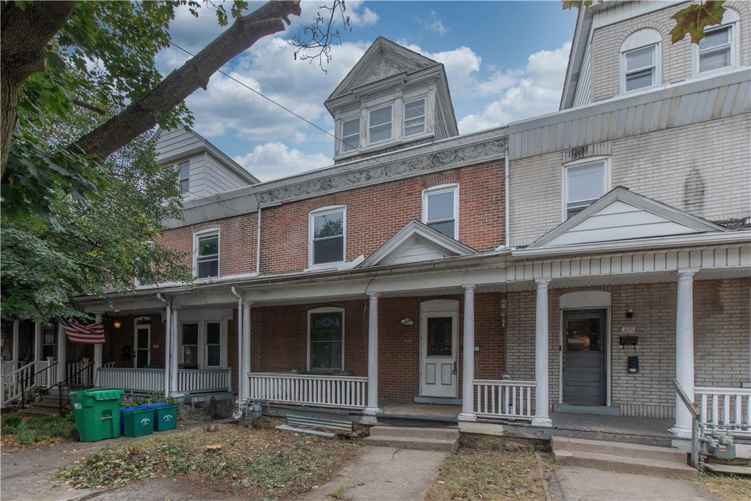 233 E Goepp Street