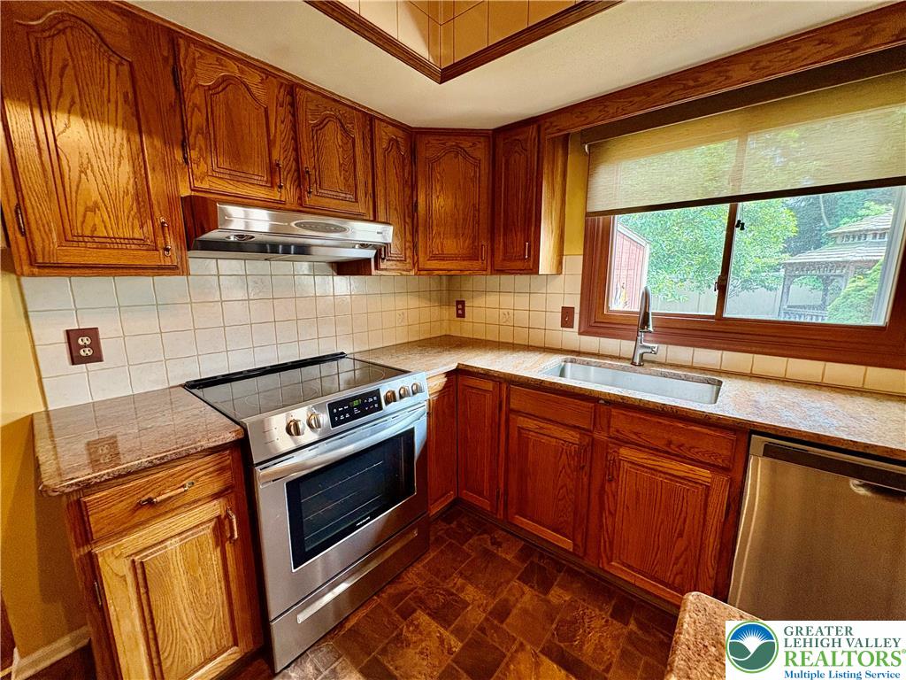 South Whitehall Twp, Pennsylvania 18103, United States, 4 Bedrooms Bedrooms, ,3 BathroomsBathrooms,Residential,Active,169127