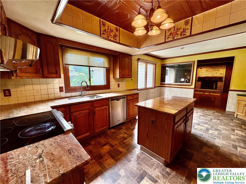 South Whitehall Twp, Pennsylvania 18103, United States, 4 Bedrooms Bedrooms, ,3 BathroomsBathrooms,Residential,Active,169127