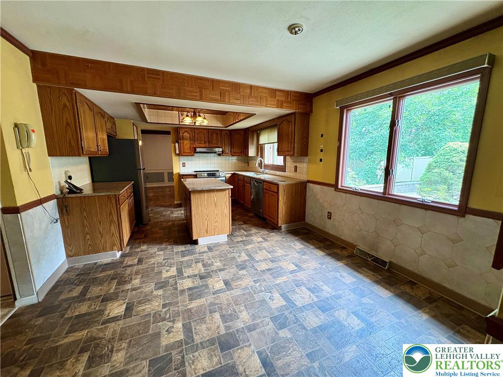 South Whitehall Twp, Pennsylvania 18103, United States, 4 Bedrooms Bedrooms, ,3 BathroomsBathrooms,Residential,Active,169127