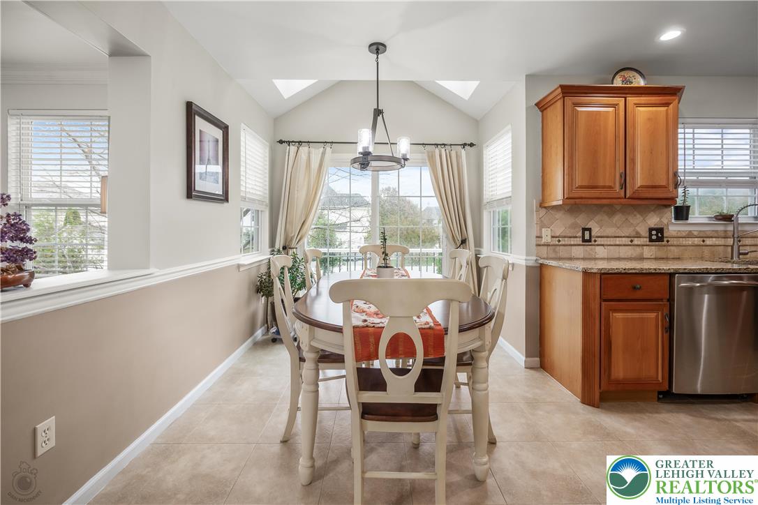 Forks Twp, Pennsylvania 18040, United States, 4 Bedrooms Bedrooms, ,3 BathroomsBathrooms,Residential,Active,225588