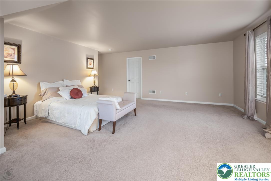 Forks Twp, Pennsylvania 18040, United States, 4 Bedrooms Bedrooms, ,3 BathroomsBathrooms,Residential,Active,225588