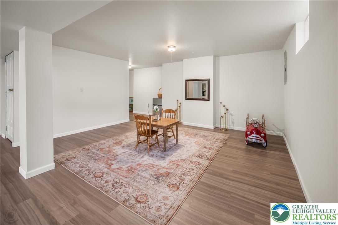 Forks Twp, Pennsylvania 18040, United States, 4 Bedrooms Bedrooms, ,3 BathroomsBathrooms,Residential,Active,225588