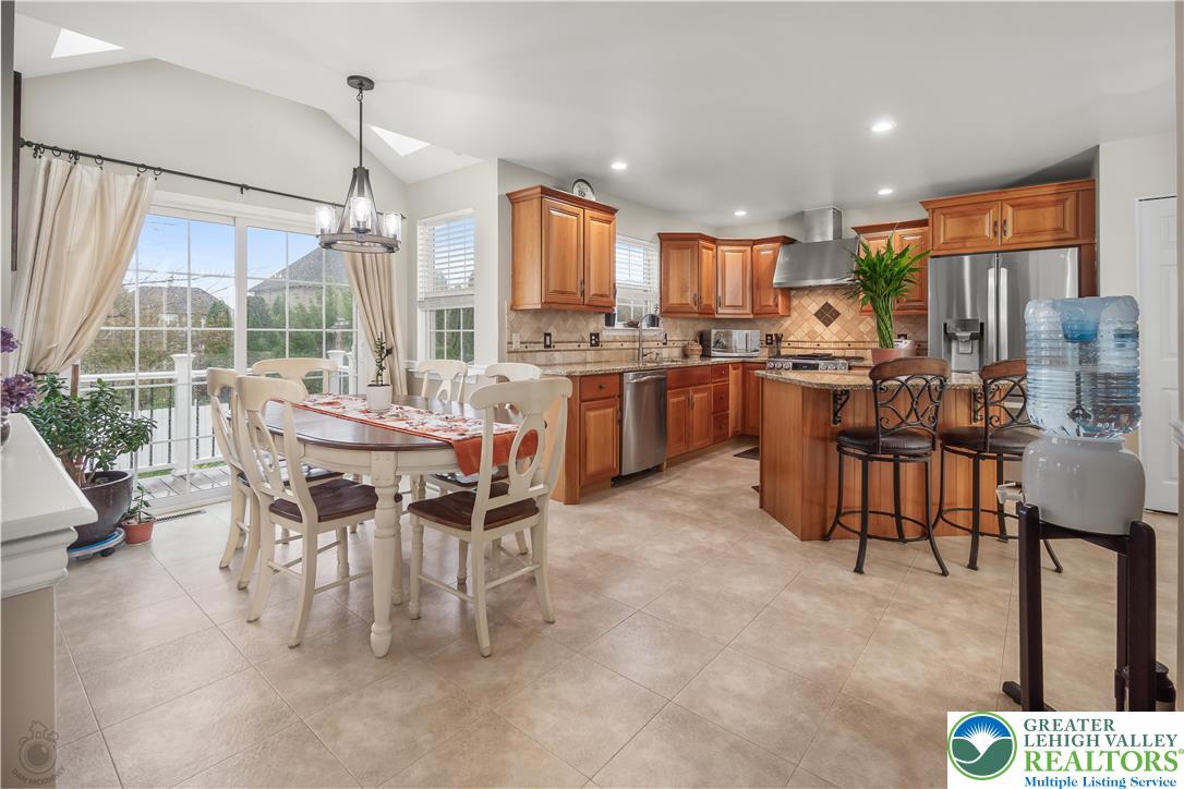 Forks Twp, Pennsylvania 18040, United States, 4 Bedrooms Bedrooms, ,3 BathroomsBathrooms,Residential,Active,225588