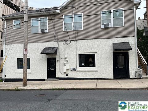 Photo of 337 Vine Street, Bethlehem, PA 18015 (MLS # 770334)