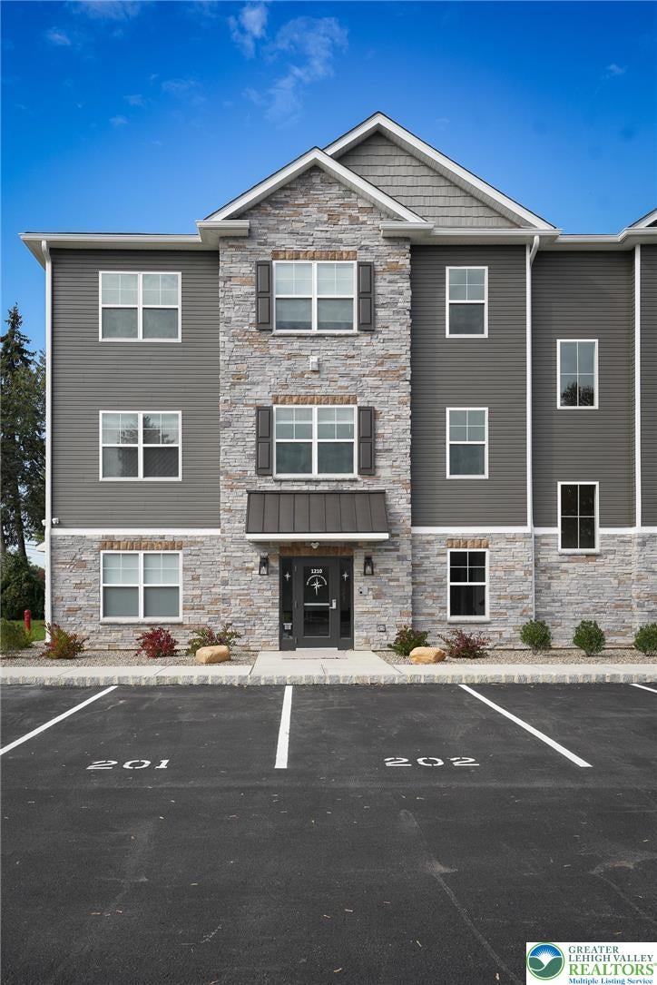 1210 Eaton Avenue 203