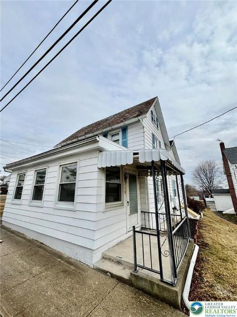 Photo of 14 Main Street, Pen Argyl Boro, PA 18072 (MLS # 770495)