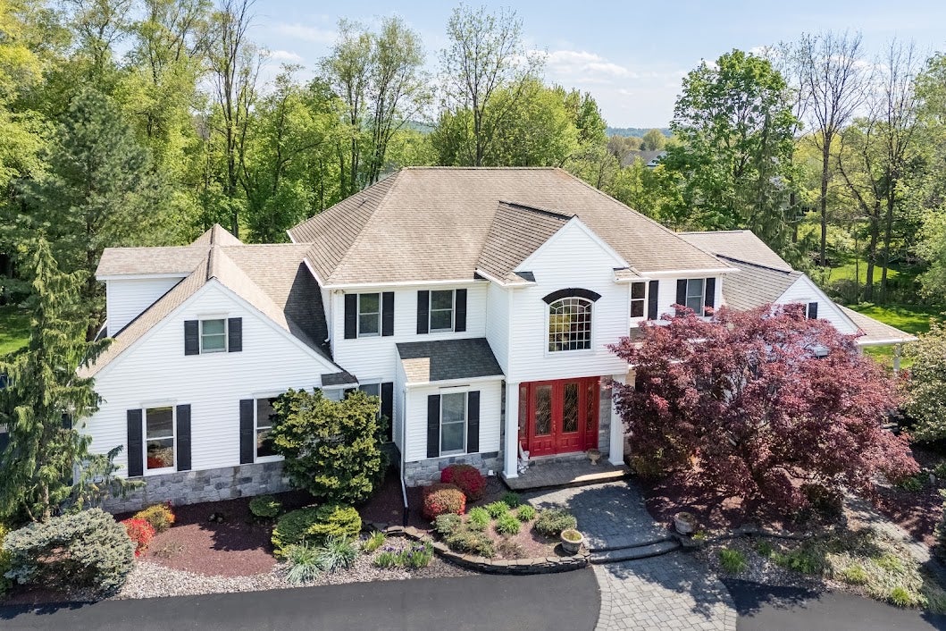 4450 Pond View Court