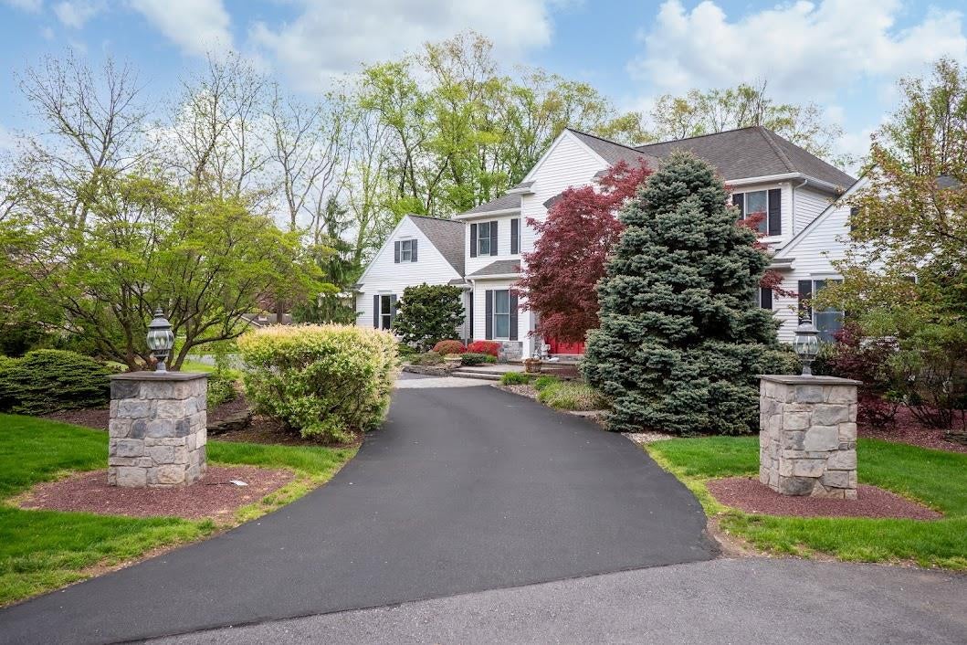 4450 Pond View Court