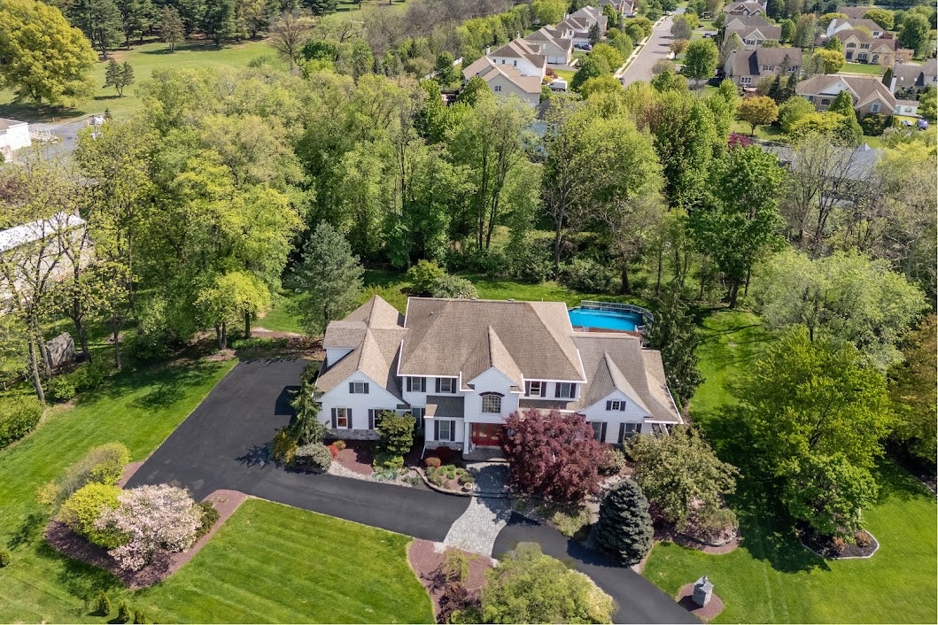4450 Pond View Court