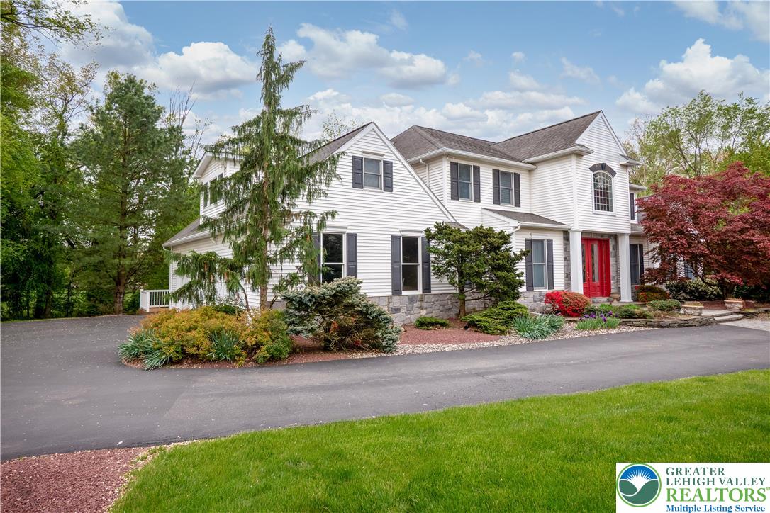 4450 Pond View Court