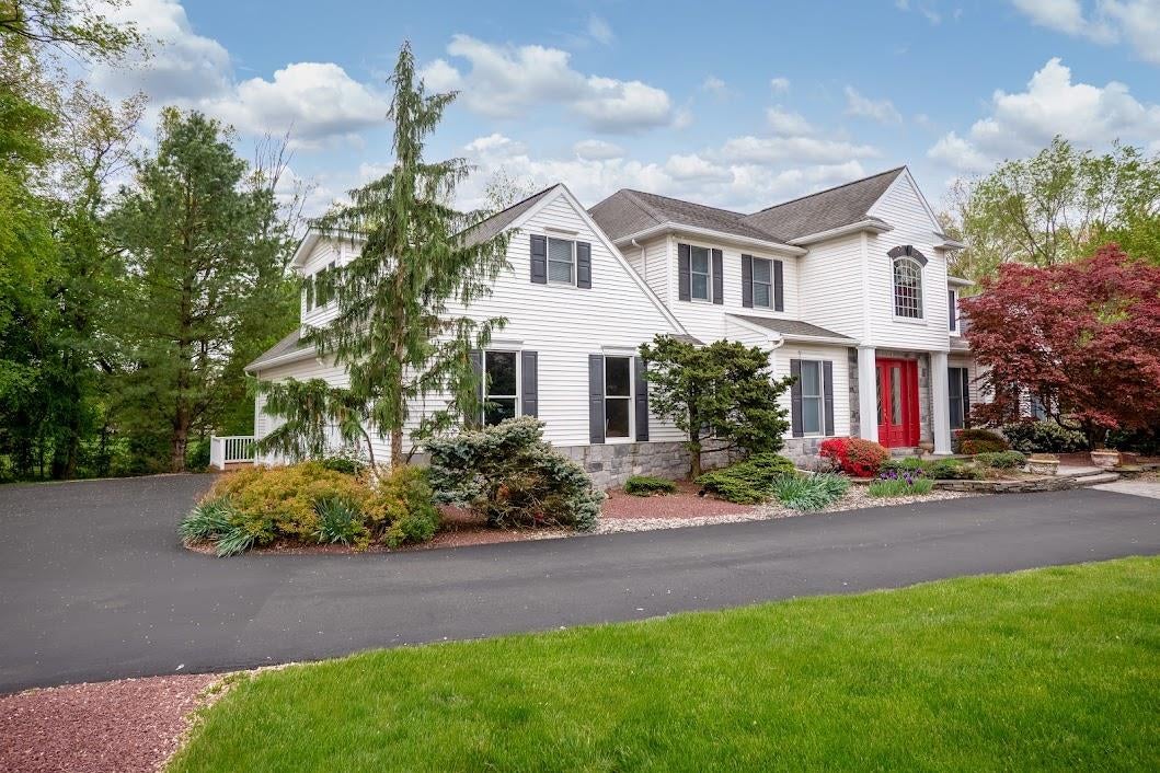 4450 Pond View Court