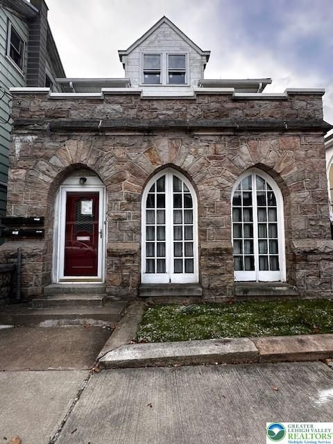 Photo of 140 E Market Street #Apt 3, Other PA Counties, PA 17098 (MLS # 767931)