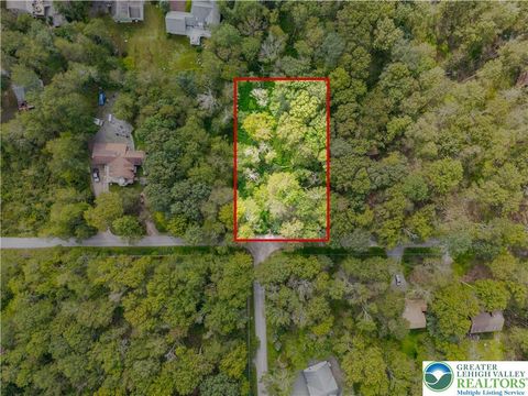 Photo of 804 Evergreen Drive, Coolbaugh Twp, PA 18347 (MLS # 761768) Photo of 804 Evergreen Drive, Coolbaugh Twp, PA 18347 (MLS # 761768)