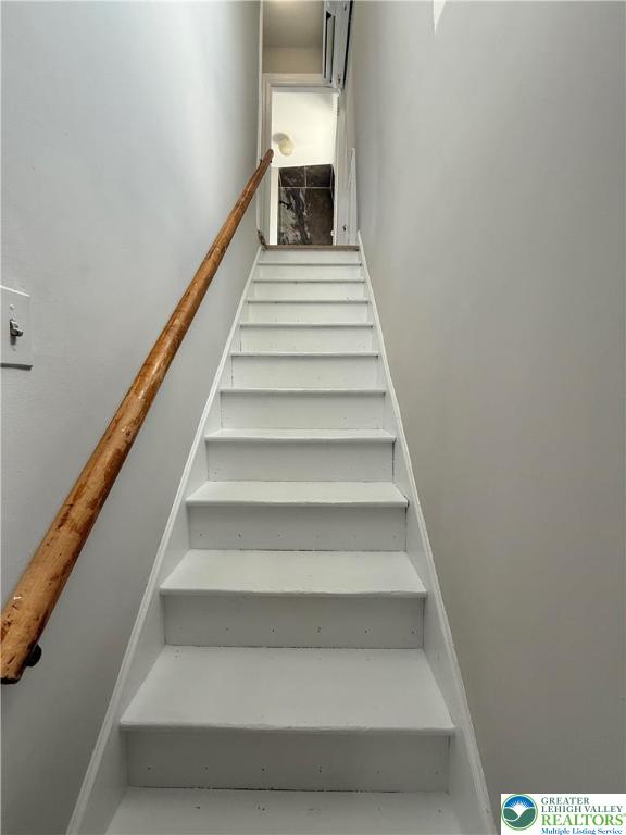 Whitehall Twp, Pennsylvania 18052, United States, 4 Bedrooms Bedrooms, ,2 BathroomsBathrooms,Residential,Pending,190471