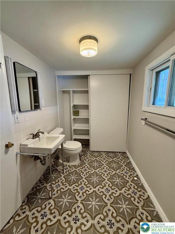 Whitehall Twp, Pennsylvania 18052, United States, 4 Bedrooms Bedrooms, ,2 BathroomsBathrooms,Residential,Pending,190471