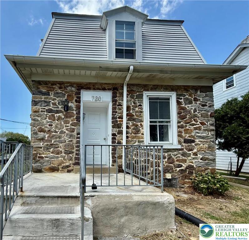 Whitehall Twp, Pennsylvania 18052, United States, 4 Bedrooms Bedrooms, ,2 BathroomsBathrooms,Residential,Pending,190471