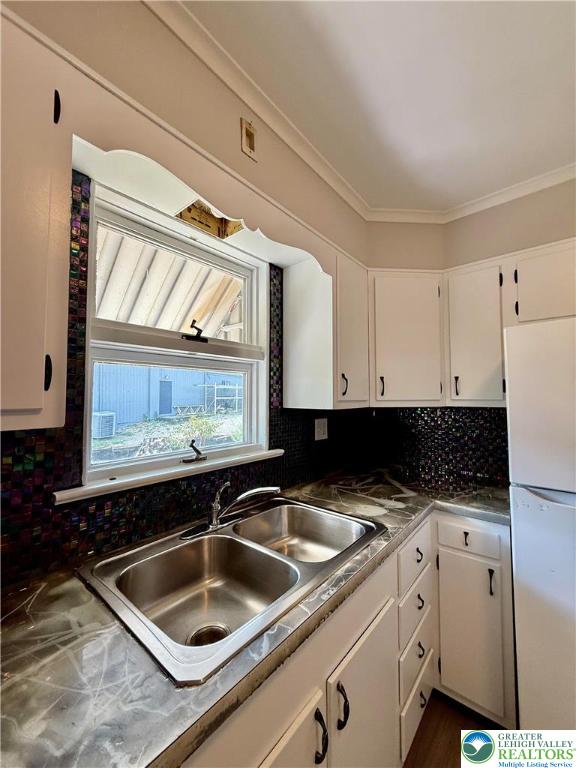 Whitehall Twp, Pennsylvania 18052, United States, 4 Bedrooms Bedrooms, ,2 BathroomsBathrooms,Residential,Pending,190471