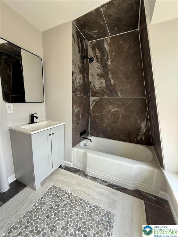 Whitehall Twp, Pennsylvania 18052, United States, 4 Bedrooms Bedrooms, ,2 BathroomsBathrooms,Residential,Pending,190471