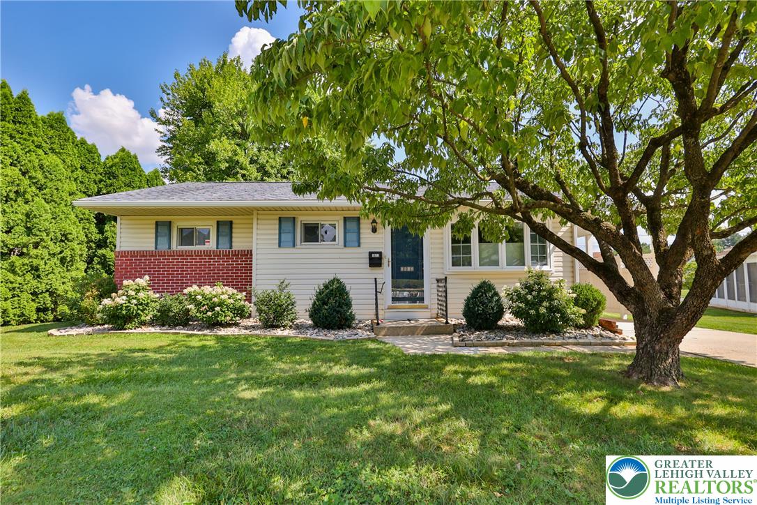 1812 Hilltop Terrace