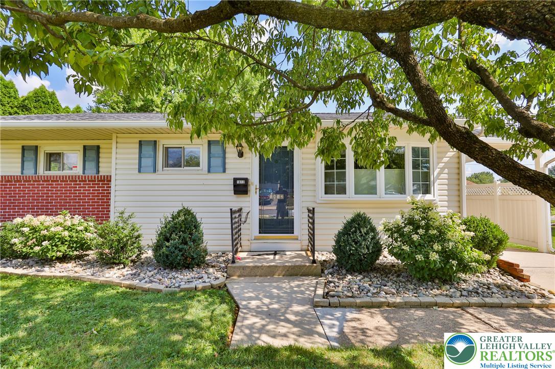 1812 Hilltop Terrace