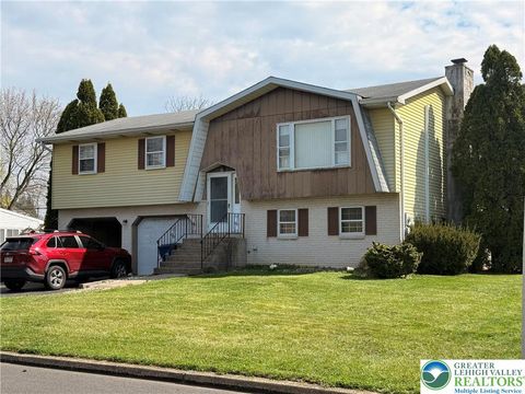 Photo of 1925 Maria Lane, Allentown, PA 18104 (MLS # 774427)