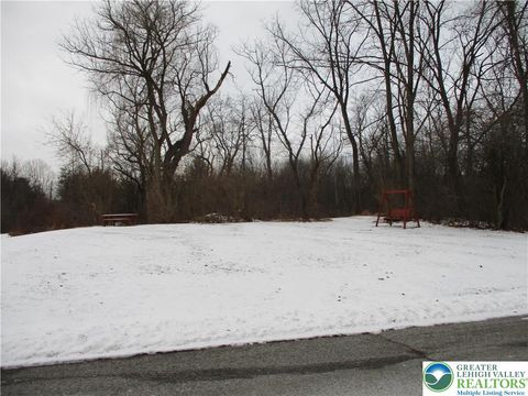 Photo of Romaneve Drive, Plainfield Twp, PA 18064 (MLS # 770451)