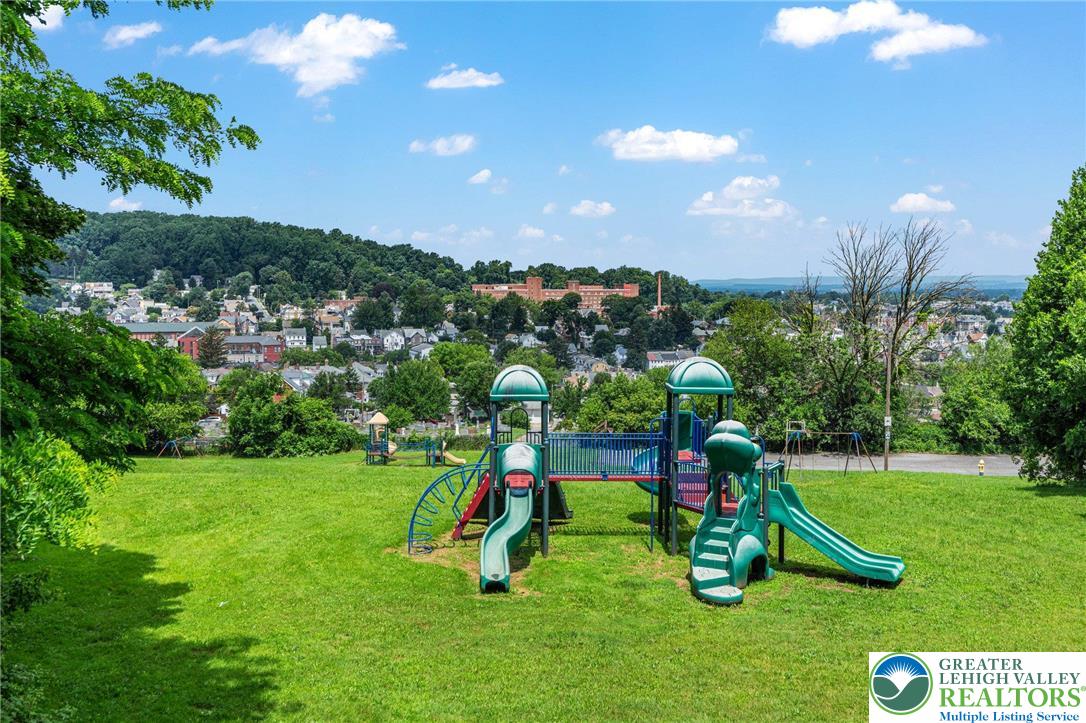 Bethlehem City, Pennsylvania 18015, United States, 4 Bedrooms Bedrooms, ,1 BathroomBathrooms,Residential,Active,165422