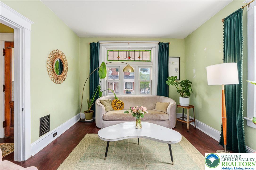 Bethlehem City, Pennsylvania 18015, United States, 4 Bedrooms Bedrooms, ,1 BathroomBathrooms,Residential,Active,165422