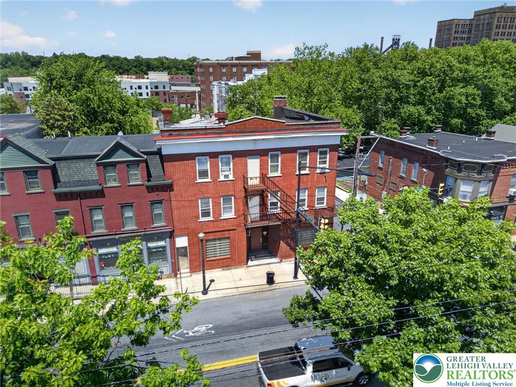 429 E 4th Street