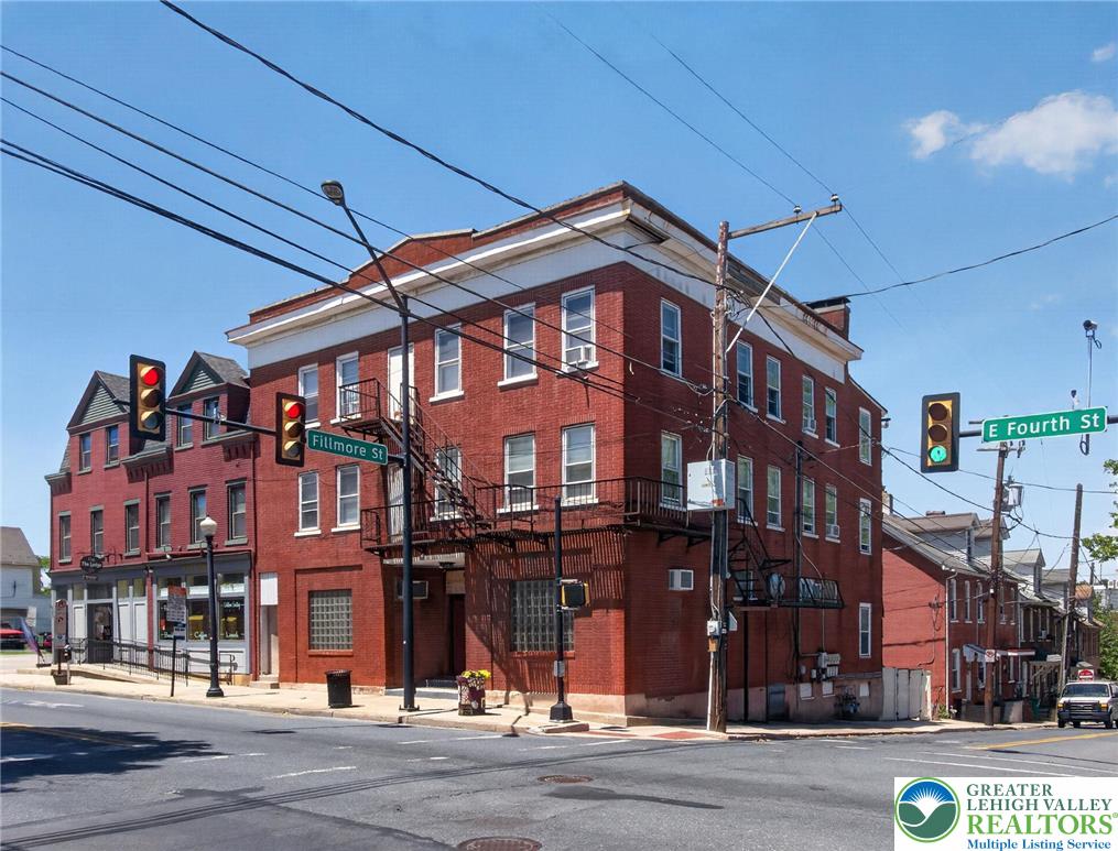 429 E 4th Street