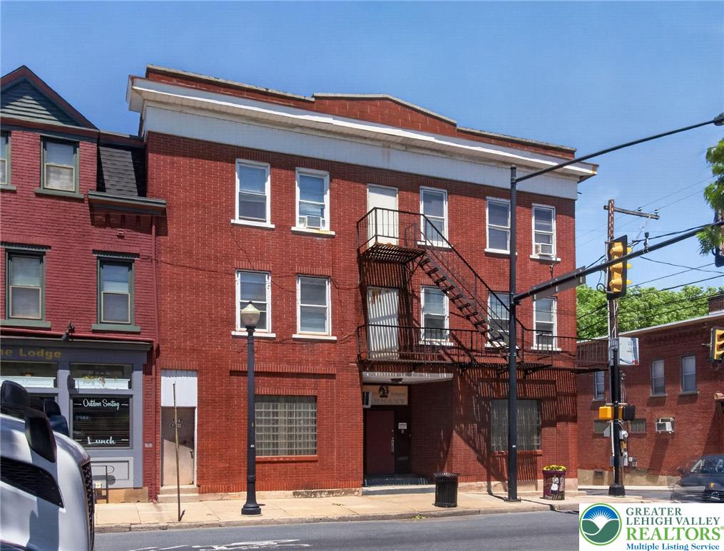 429 E 4th Street