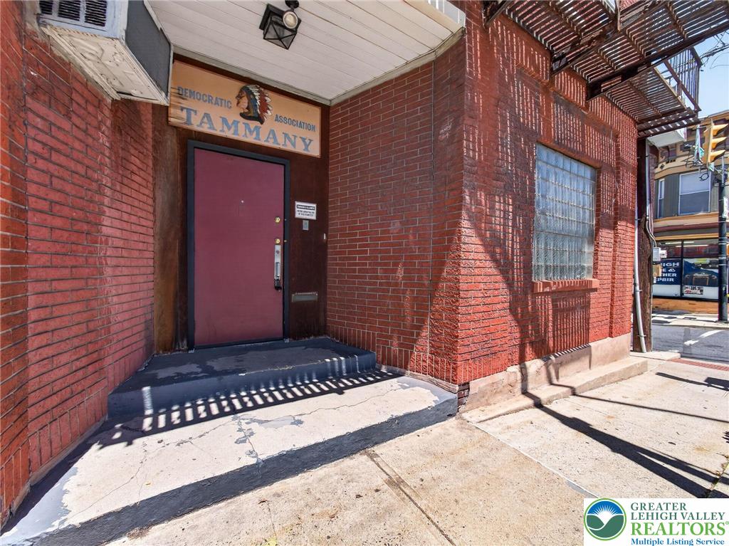429 E 4th Street