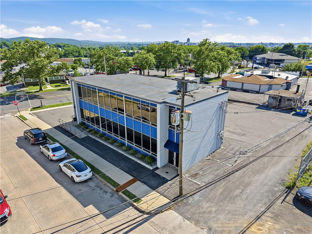 667 Union Boulevard A1