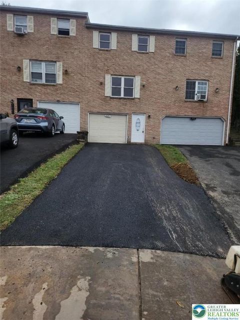 Photo of 2620 Mountain Lane, Allentown, PA 18103 (MLS # 771756)