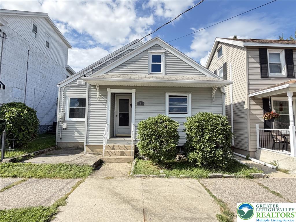 8 E Holland Street