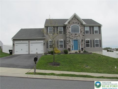 Photo of 15 Bisbee Drive, Ontelaunee Twp, PA 19533 (MLS # 775945)