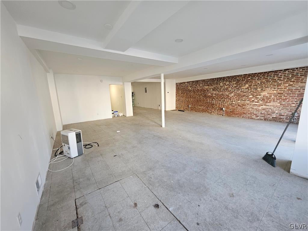 322 Ridge Avenue
