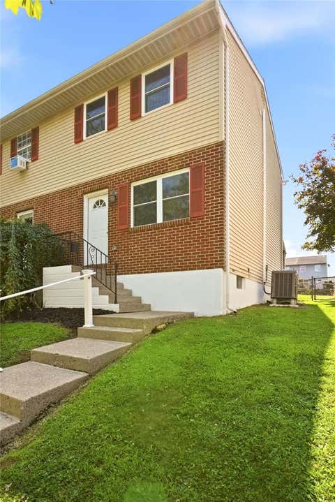 Photo of 806 S Armour Street, Allentown, PA 18103 (MLS # 781297)
