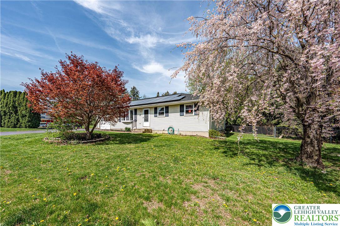 8 Babbling Brook Road