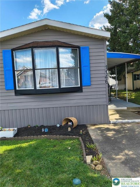 Photo of 1146 East Livingston St, Allentown, PA 18109 (MLS # 767137) Photo of 1146 East Livingston St, Allentown, PA 18109 (MLS # 767137)