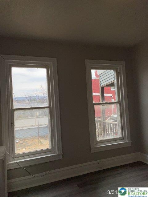 1046 W Walnut Street